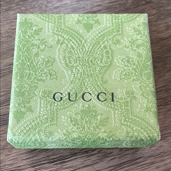 Gucci Interlocking Pendant Necklace NWOT - Picture 4 of 11